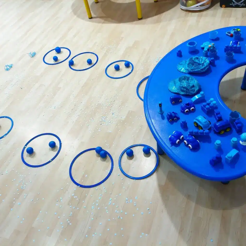 juegos para niños de 2 a 3 años actividad de colores y clasificación